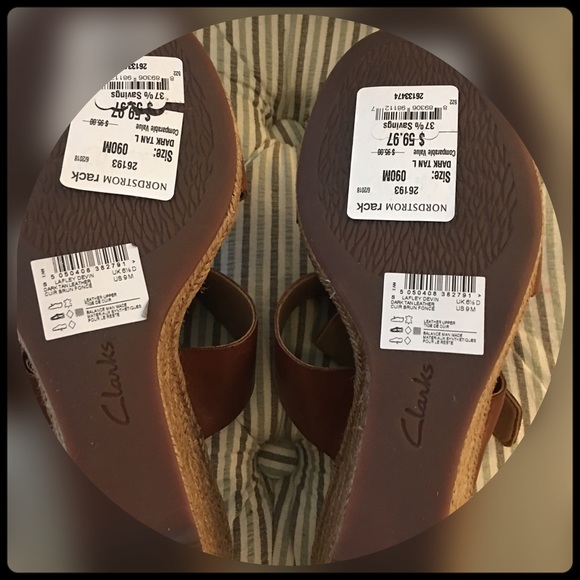 🌸DONATED🌸NWT Clarks Dark Tan Leather Sandals - Picture 5 of 6